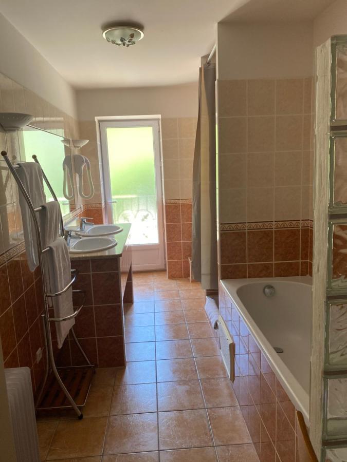 Bed and Breakfast Chez Dume Santa-Lucia-di-Tallano Exterior foto
