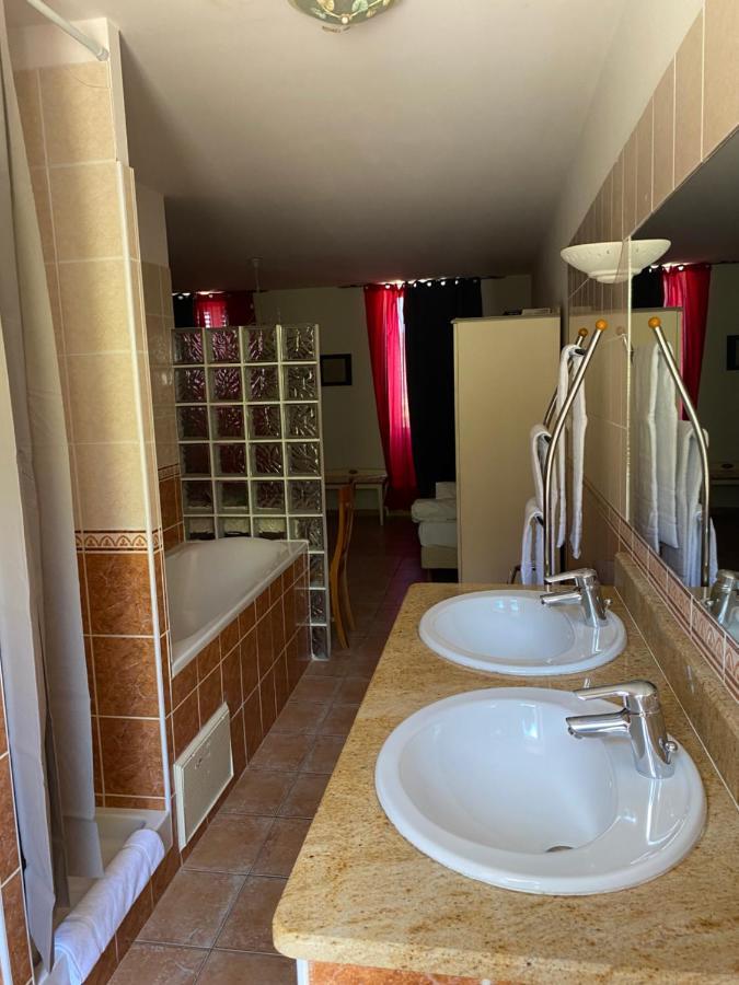 Bed and Breakfast Chez Dume Santa-Lucia-di-Tallano Exterior foto
